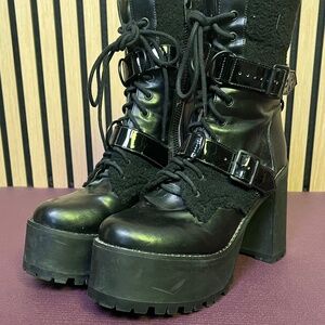 HALLOWEEN/BURNING MAN/FESTIVAL WEAR BOOTS!